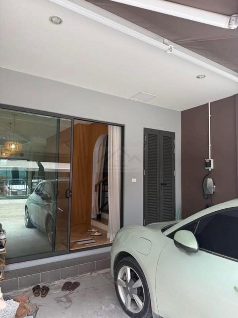 ให้เช่าทาวน์โฮม 3 ชั้น 18.5 ตร.ว. บ้านกลางเมือง พระราม 9-กรุงเทพกรีฑา ใกล้ รร.นานาชาติ 2