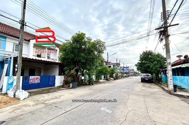 ทาวน์เฮาส์ ศุภลักษณ์ ลําลูกกา-คลอง 7 เนื้อที่ 16 ตร.ว (ซอยเทศบาล, ใกล้ตลาดชัชวาล คลอง 7) ตำบลลำลูกกา อำเภอลำลูกกา ปทุมธานี