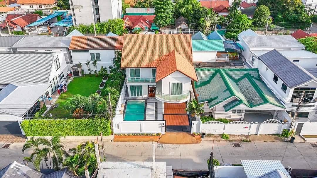 Selling Suksabai villa 16.9 million 13