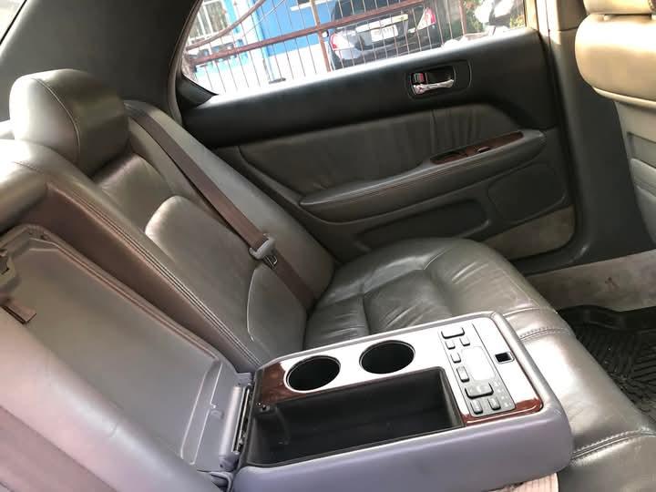 ขายราคาถูก Lexus LS 400 8