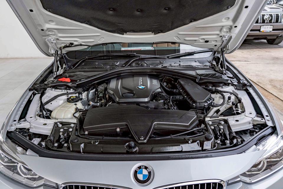 รหัสรถ NP7100 BMW 320d LUXURY 2017 17