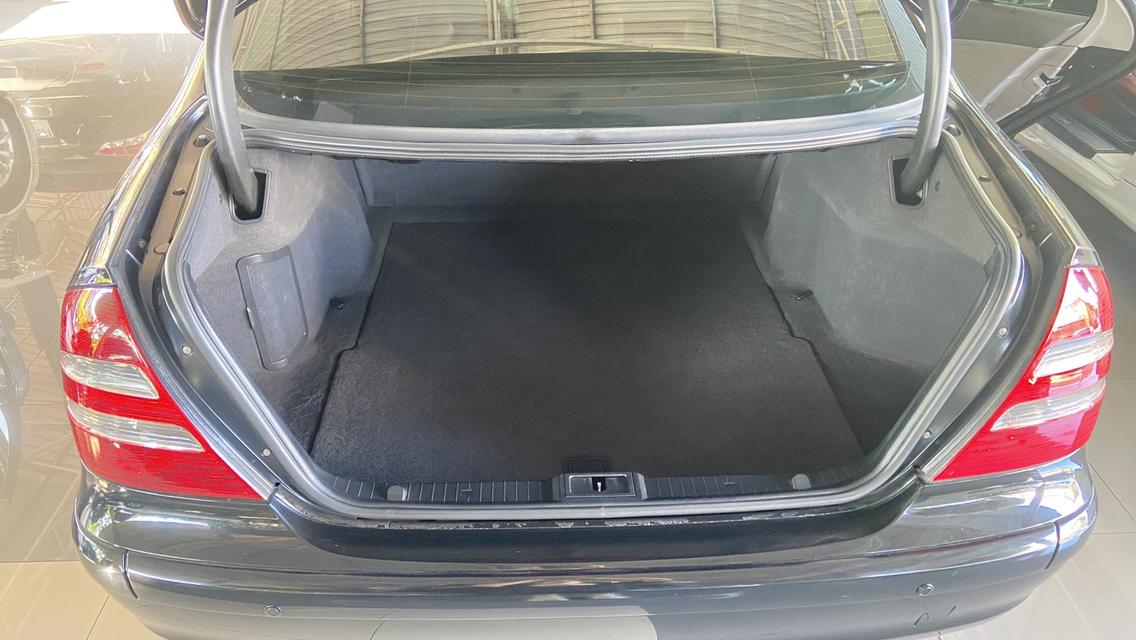 Vาย เบนซ์ดีเซล 4 ประตู E220CDI รูปที่ 4