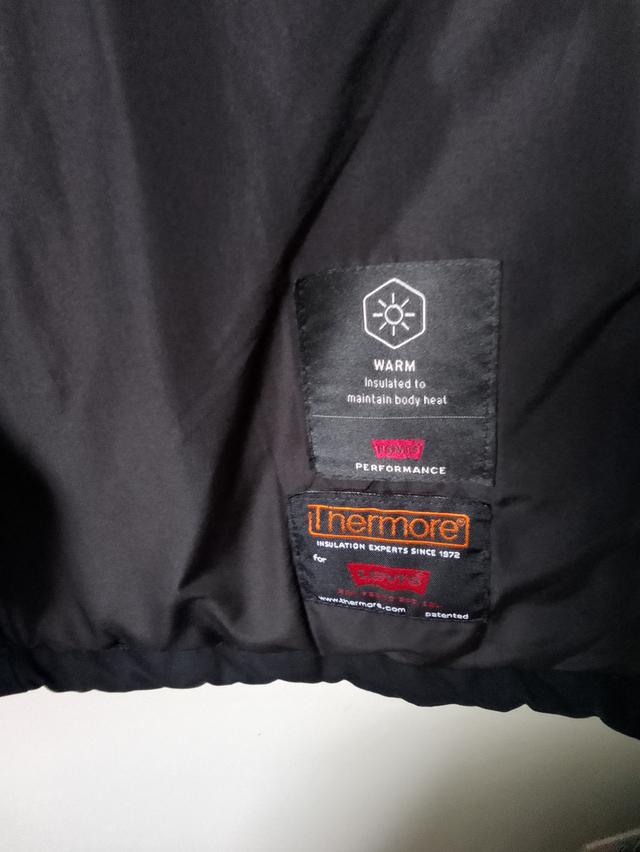 Levi เสื้อแจ็คเก็ต ปาร์ก้า Unisex สภาพดี สำหรับ Winter 6