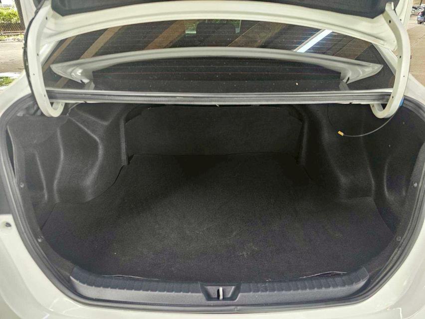 Toyota Yaris 1.2E ปี18 11