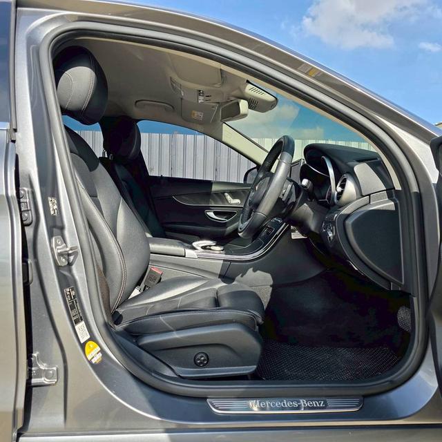 รหัสรถ 12AT4611 MERCEDES BENZ C350e 2.0 Avant-garde โฉม W205 ปีจด 2018 9