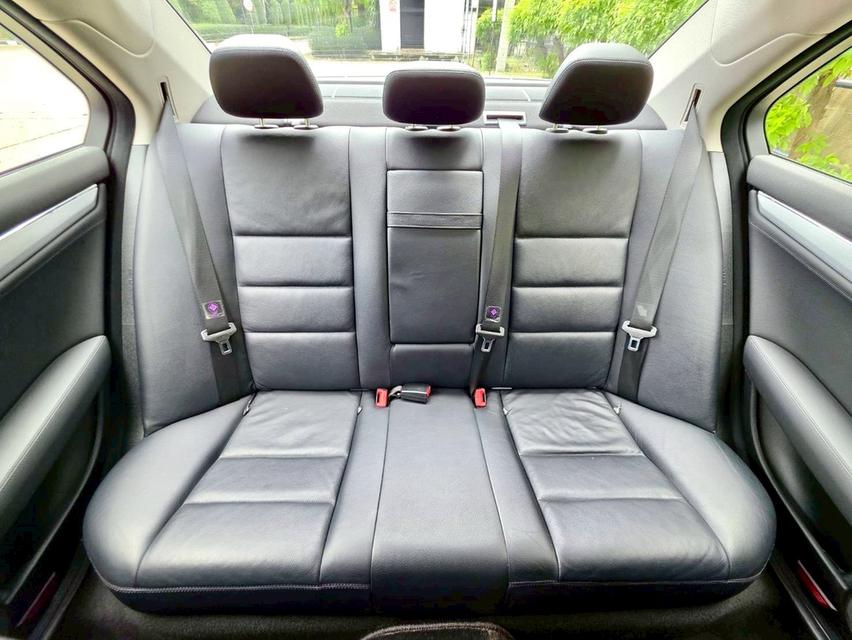Benz C200 CGI Amg สีขาว ปี 2010 ไมล์ 150,000 15