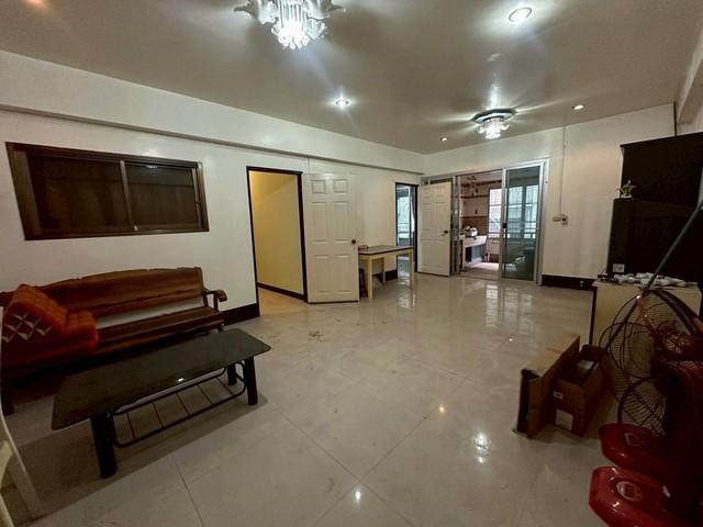 รมณียา คอนโดทาวน์ (Rommaneeya Condo Town) ถนนหลโยธิน แขวงคลองถนน เขตบางเขน กทม. 1