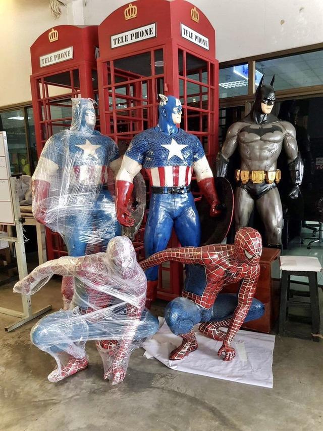 หุ่นฮีโร่สไปเดอร์แมน หุ่นสไปเดอร์แมนไฟเบอร์กลาส ท่าหมอบ มือหนึ่ง ขนาดใหญ่ 3