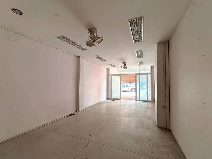 อาคารพาณิชย์ 3.5 ชั้น ซอยมิตรภาพ ซอย 15 ถนนมิตรภาพ ตำบลสุรนารี อำเภอเมืองนครราชสีมา จังหวัดนครราชสีมา 5