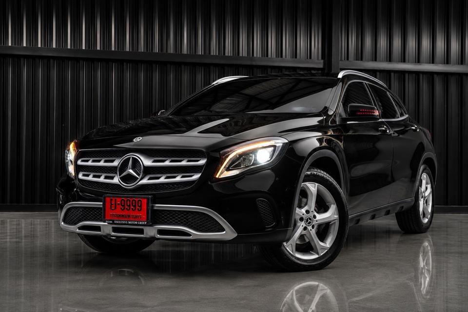 Mercedes Benz GLA200 Urban Cosmos Black 2019 รูปที่ 2