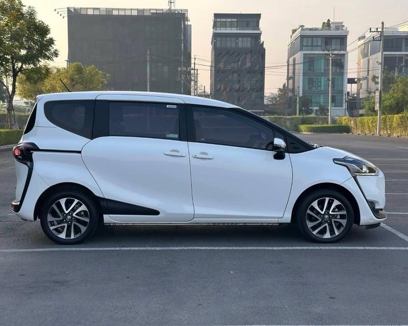 รหัส QT7386 TOYOTA SIENTA 1.5 V เกียร์ Auto สีขาว ปี 2020 จด 2020 แท้  8