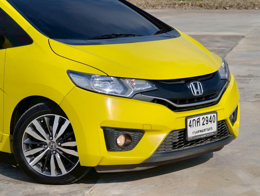HONDA JAZZ GK 1.5 SV Top Y2015. สีเหลือง ออโต้