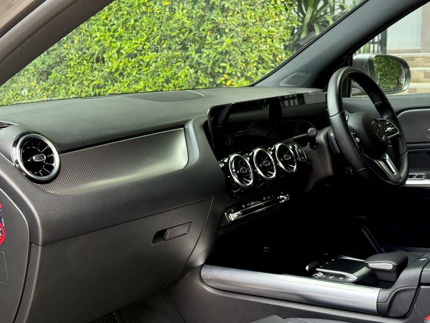 2022 BENZ GLA 200 รถมือเดียวออกป้ายแดง วิ่งน้อยเพียง 5X,XXX กม รถเข้าศูนย์ทุกระยะ ไม่เคยมีอุบัติเหตุครับ 12