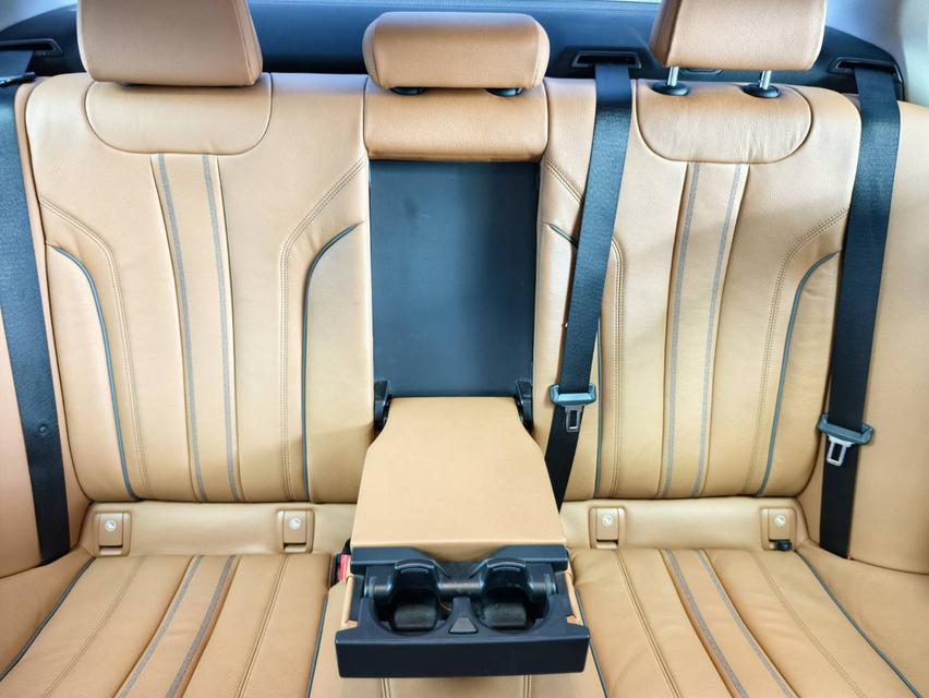 BMW 530e Elite Plug-in Hybrid 2019 11