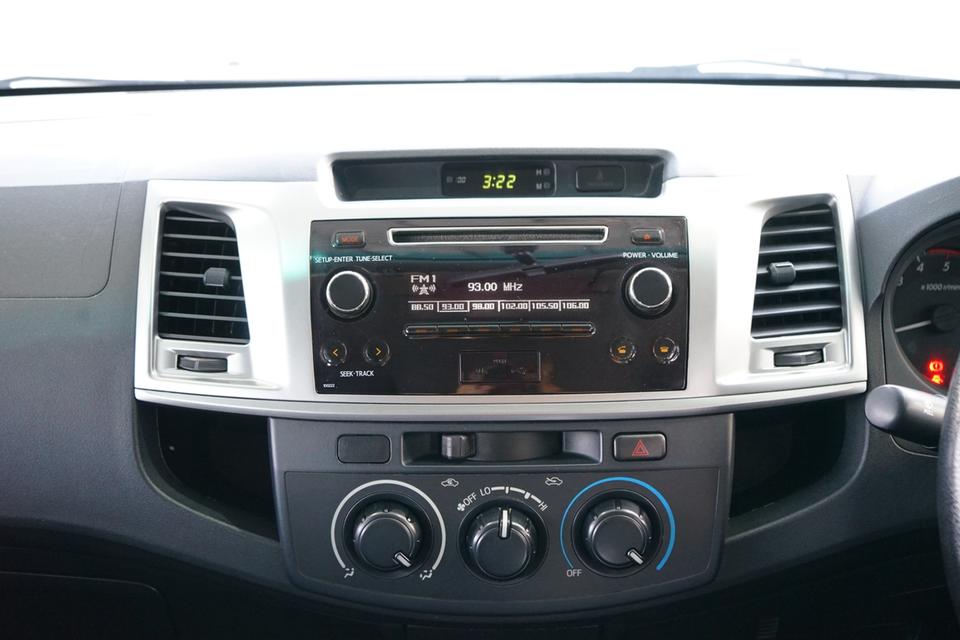 2015 TOYOTA VIGO 2.5E 10
