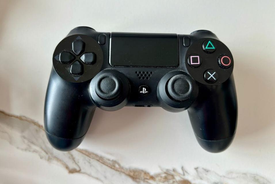 เครื่องเล่นเกม Sony PS4 มือสอง 2