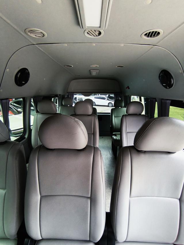 TOYOTA COMMUTER 3.0 2019 19