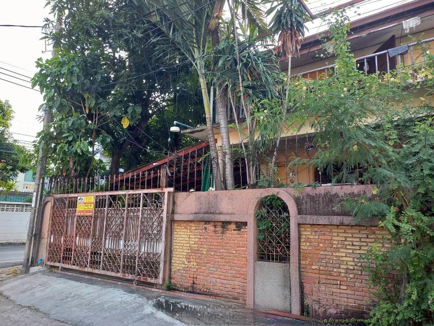 บ้านเดี่ยว 2 ชั้น 89 ตร.ว. ซ.ลาดพร้าว 64 ม.ตะวันรุ่ง ทำเลดีเป็นทางลัดไปสุทธิสาร ห้วยขวาง หลังมุม 2