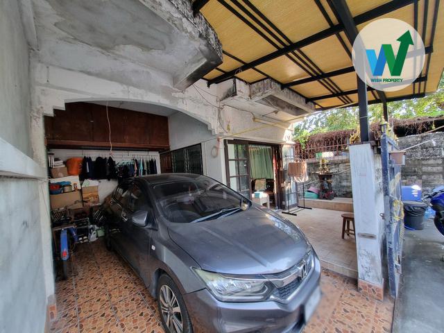 ขายทาวน์เฮ้าส์ หมู่บ้าน ช.รุ่งเรือง4 ซ.ประชาราษฎร์ 5 8