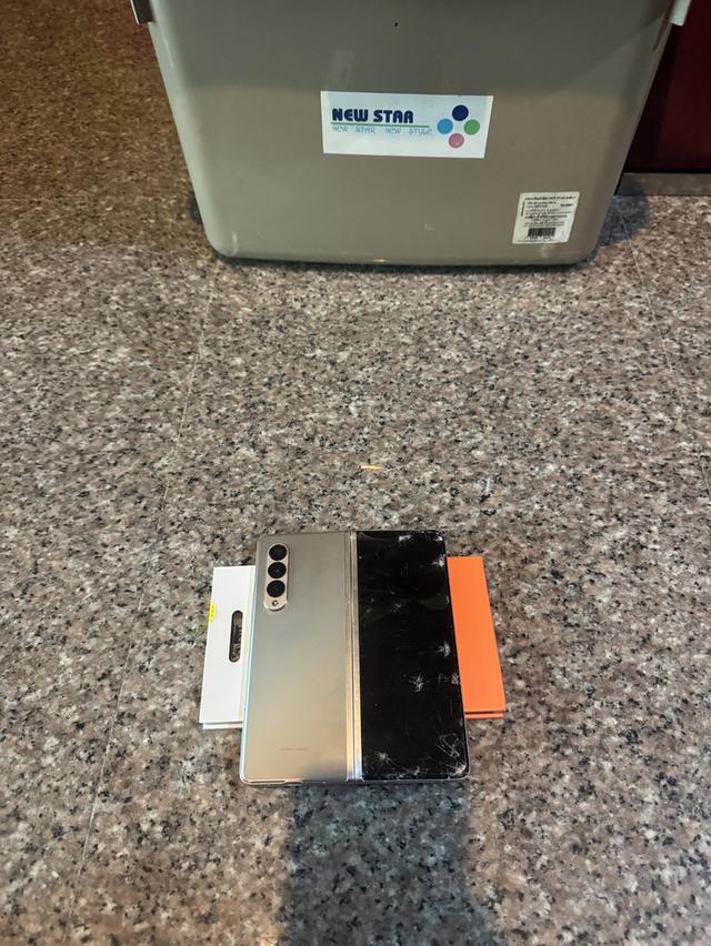 ขายๆๆๆถูกSamsungFold3 สีใหม่Begin 256กิ๊กRam12สูนTrueสภาพสวยการใช้งานดีเยี่ยมทุกๆฟังชั่นเครื่องรีสโตได้ตลอดไม่มีติดแอคเค้าใดๆคับ  สภาพ: 90% สวยๆคับ 2