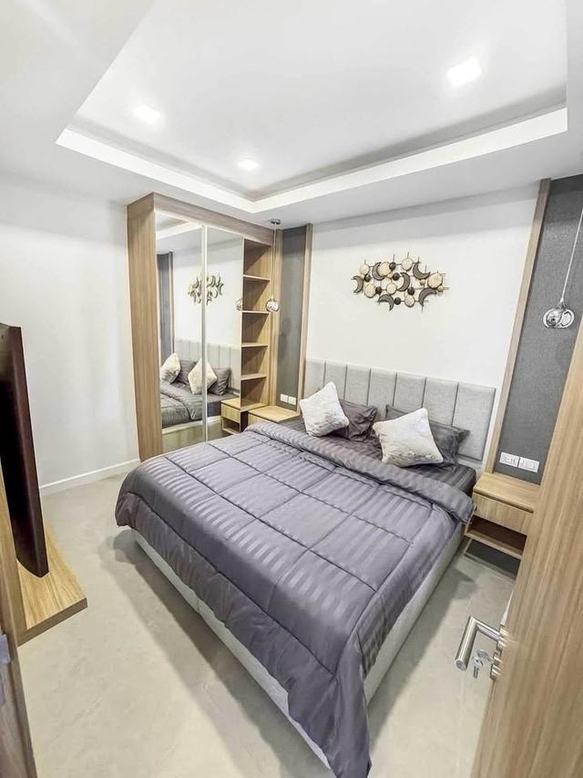 Modern style pool villa for sale in the central of Pattaya, on Saisam road 16