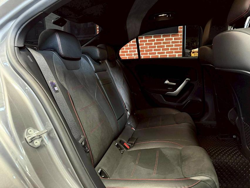 Mercedes Benz A200 AMG Dynamic ปี 2021 13