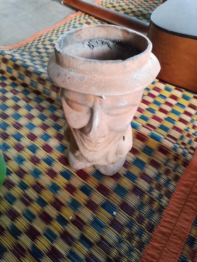 ที่เขี่ยบุหรี่ของต๊ะ วงฟลอย