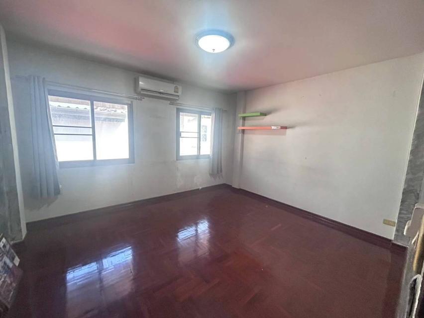 หมู่บ้านบางใหญ่ ซิตี้ ถนนกาญจนาภิเษก ต.เสาธงหิน อ.บางใหญ่ นนทบุรี 18