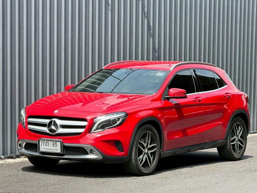 BENZ GLA 200 2015 รถสวยพร้อมทะเบียนสวย ประวัติศูนย์ครบดีชัดเจน ราคาถูกที่สุด โครตคุ้ม