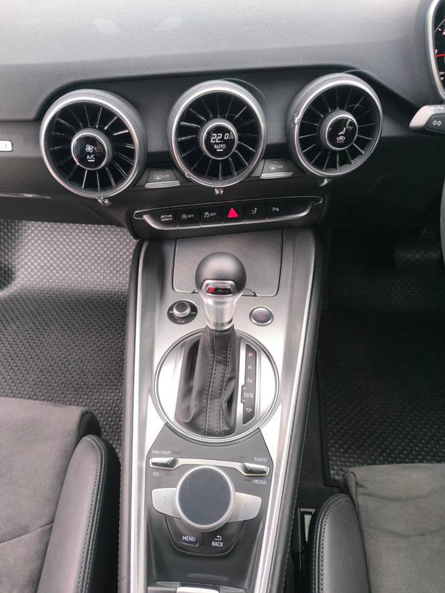 ขาย Audi TT 45 TFSI ปี 20 รถศูนย์ Audi Thailand สีฟ้าแท้โรงงาน  12