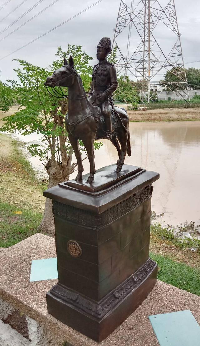 717.พระบรมรูปหล่อในหลวงรัชกาลที่ 5 พระบาทสมเด็จพระปรมินทรมหาจุฬาลงกรณ์ พระจุลจอมเกล้าเจ้าอยู่หัวทรงม้า (พระบรมรูปทรงม้า) สองถอด รูปที่ 8