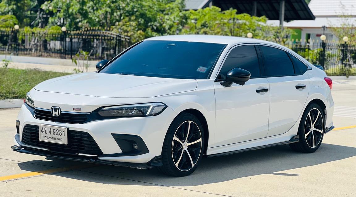 #HONDA NEW CIVIC FE 2.0 e:HEV RS ปี2023 สีขาวเกียร์ออโต้ เครื่องยนต์เบนซิน+ไฟฟ้า