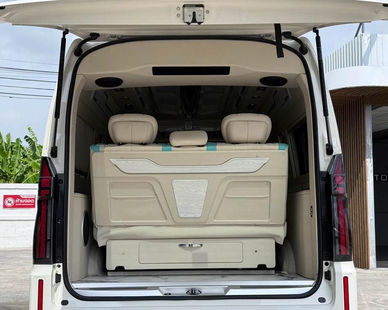 🔥 TOYOTA COMMUTER 2.8 AT EURO 5 ปี 2024 🔥 VIP FULL OPTION ชุดแต่งเต็มคัน พร้อมใช้งาน รูปย่อยที่ 3