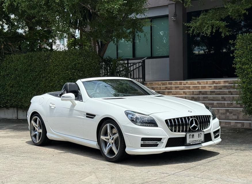 2015 BENZ SLK CARBON LOOK รถมือเดียวออกป้ายแดง รถวิ่งน้อย ประวัติ SERVICE ครบ รถไม่เคยมีอุบัติเหตุครับ