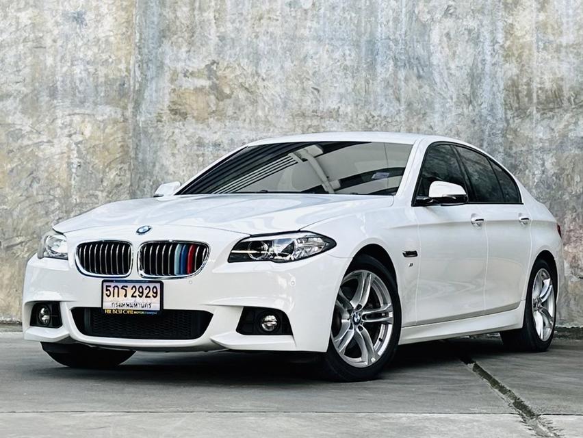 รูป BMW 520d LCI M SPORT โฉม F10 2016 แท้  ประหยัดน้ำมันเฉลี่ย 18 กม/ลิตร (ดีเซล)