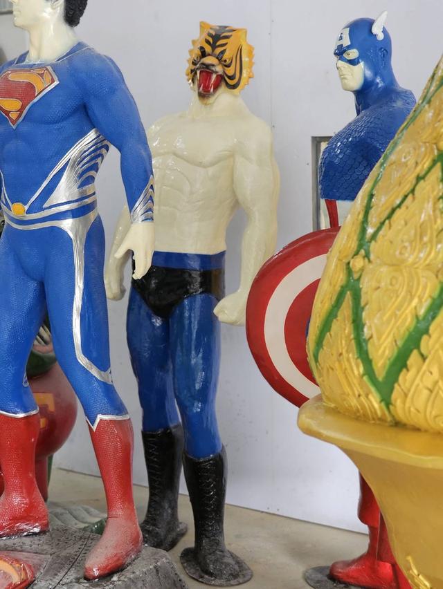 หุ่นโชว์ทีมแอดเวนเจอร์ ขนาดใหญ่สมจริง หุ่นไฟเบอร์กลาสแอดเวนเจอร์ มือหนึ่ง 2