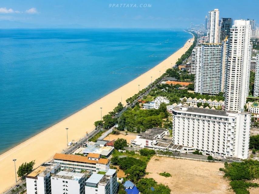 For Sale — Luxury Sea View Condo at Reflection Jomtien Beach PattayaLuxury beachfront condo at Reflection Jomtien Beach Pattaya, 5