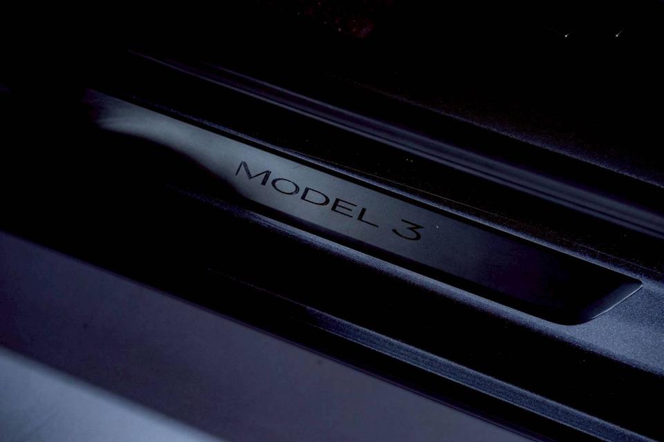 รหัสรถ PR44 Tesla Model 3 Performance Package 13