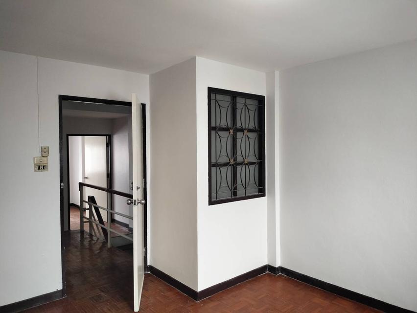 ขายทาวน์โฮม 3 ชั้น มบ.ธันยกานต์ วัชรพล ราคาดี พร้อมอยู่ 5