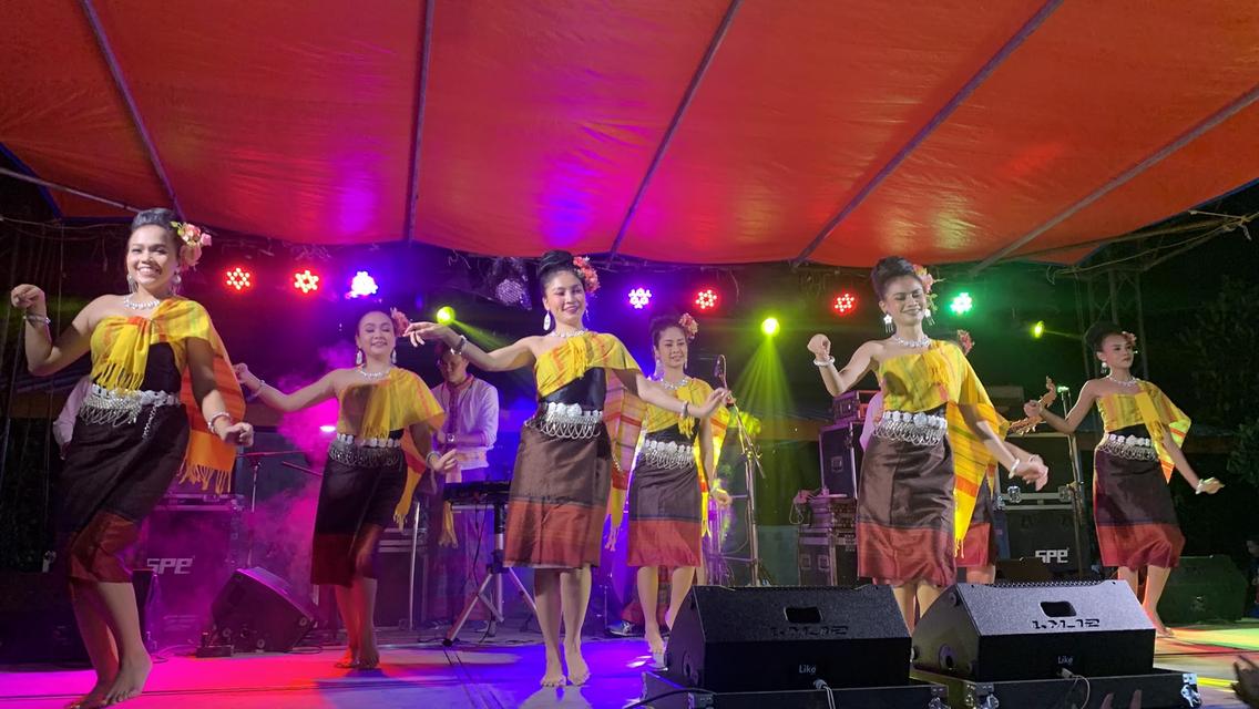 รับแสดงดนตรี รำ ศิลปะ วัฒนธรรมพื้นบ้าน อีสาน วงโปงลาง