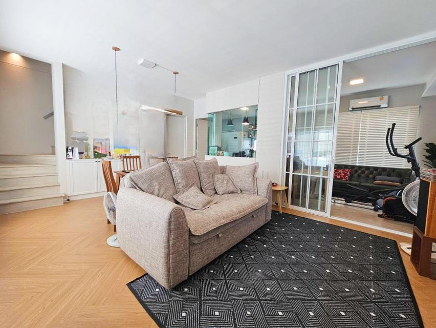 ขายบ้านแฝด Anya ราชพฤกษ์–นครอินทร์ ขนาด 40.3 ตรว. หลังมุม สภาพใหม่ เฟอร์นิเจอร์และเครื่องใช้ไฟฟ้าครบ 3