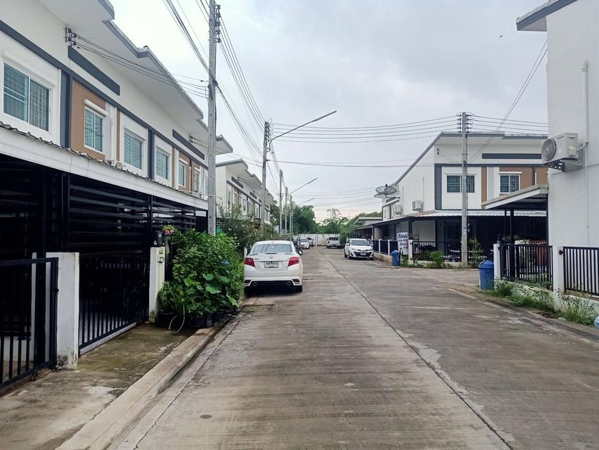 บ้านทาวน์เฮ้าส์ 3 ห้องนอน 2 ห้องน้ำ 1 ที่จอดรถ 1