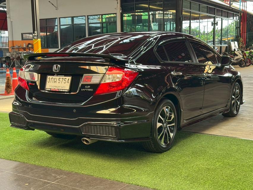 HONDA CIVIC 1.8 ES ปี 2014 ไม่มีชน จมน้ำ ไมล์แท้  พาช่างมาเช็คได้เลย บุ๊คเซอร์วิสครบ เช็คศูนย์ทุกระยะ 6