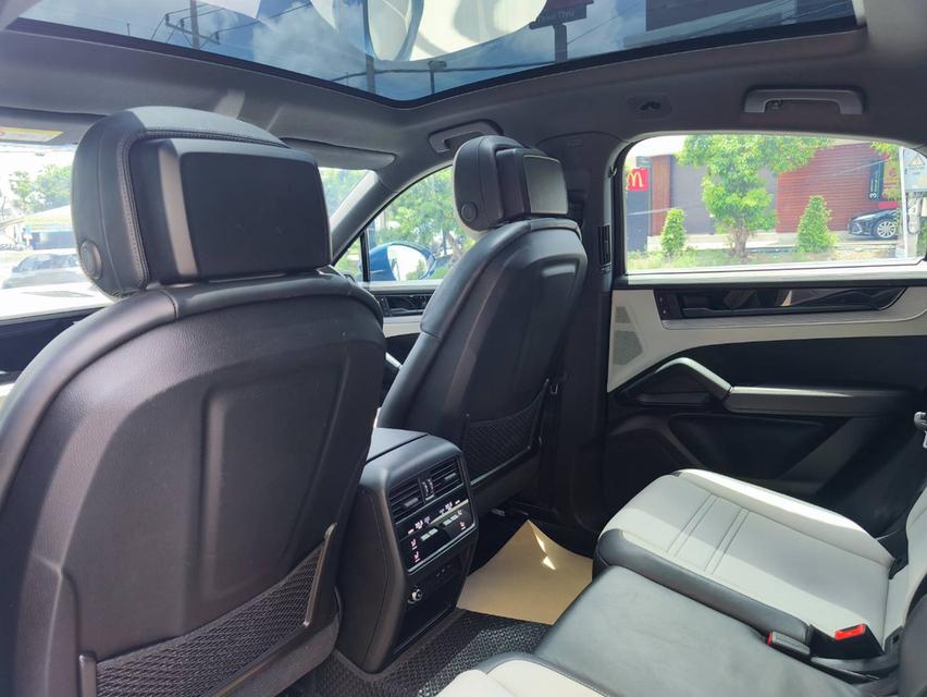 รหัสรถ KPV53 2024 จด 25 Porsch Cayenne Coupe  Platinum Edition 9