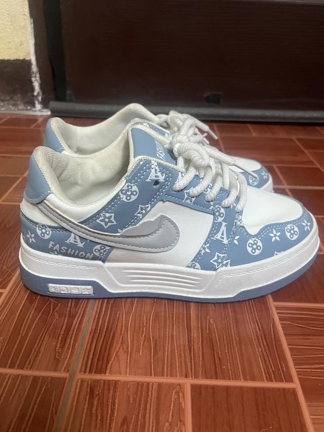 รองเท้าผ้าใบผู้หญิง ไซร์38 รูปที่ 3