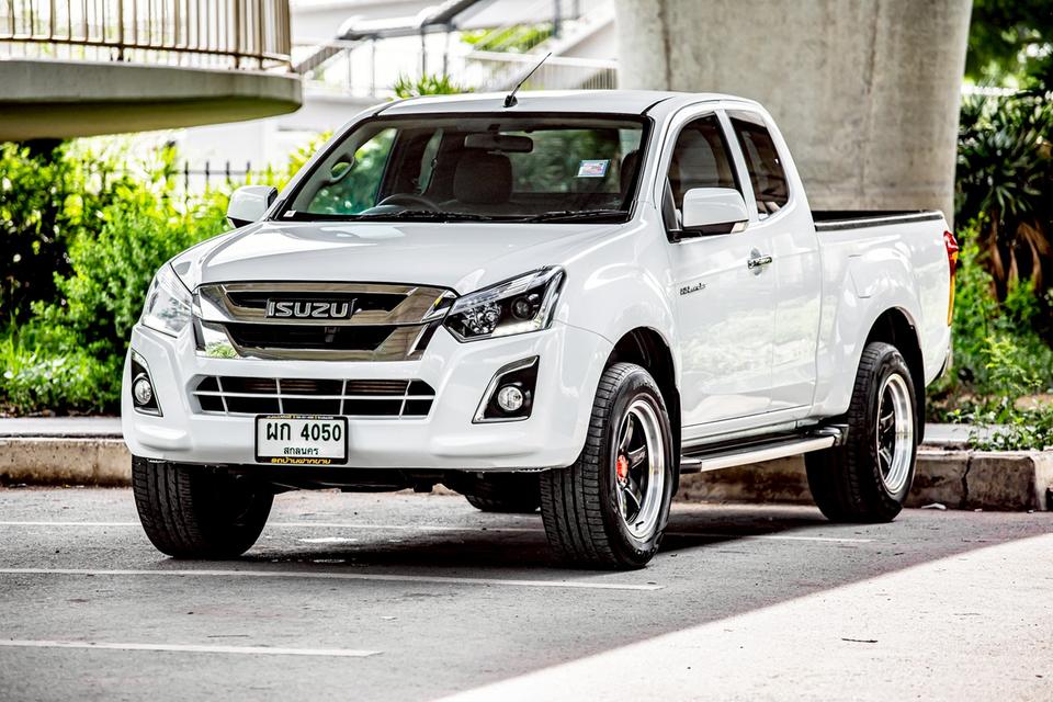 ISUZU D-MAX Hi-lander Cab 1.9 Ddi L ปี 2016 สีขาว ตัวท๊อป สูง