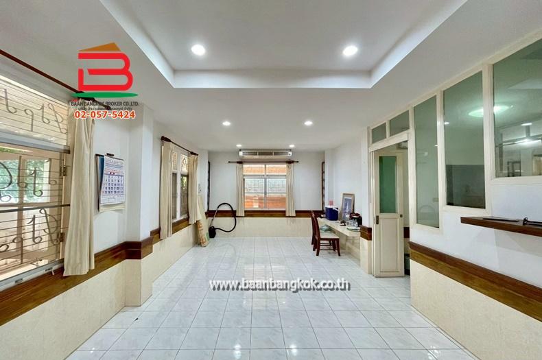 บ้านเดี่ยว หมู่บ้าน ลัลลี่วิลล์ (ซอยลำลูกกา 43) เนื้อที่ 61.1 ตรว. ถนนลำลูกกา ตำบลลาดสวาย อำเภอลำลูกกา จังหวัดปทุมธานี 5