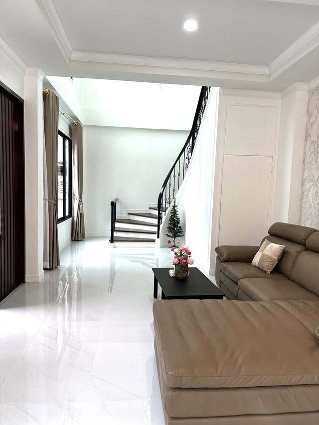 ขาย บ้านริมน้ำใหม่ ขายต่ำกว่าทุน! ตั้งอยู่ติดมหาวิทยาลัยรังสิต เมืองเอกโครงการ 6 บรรยากาศเงียบสงบ  8