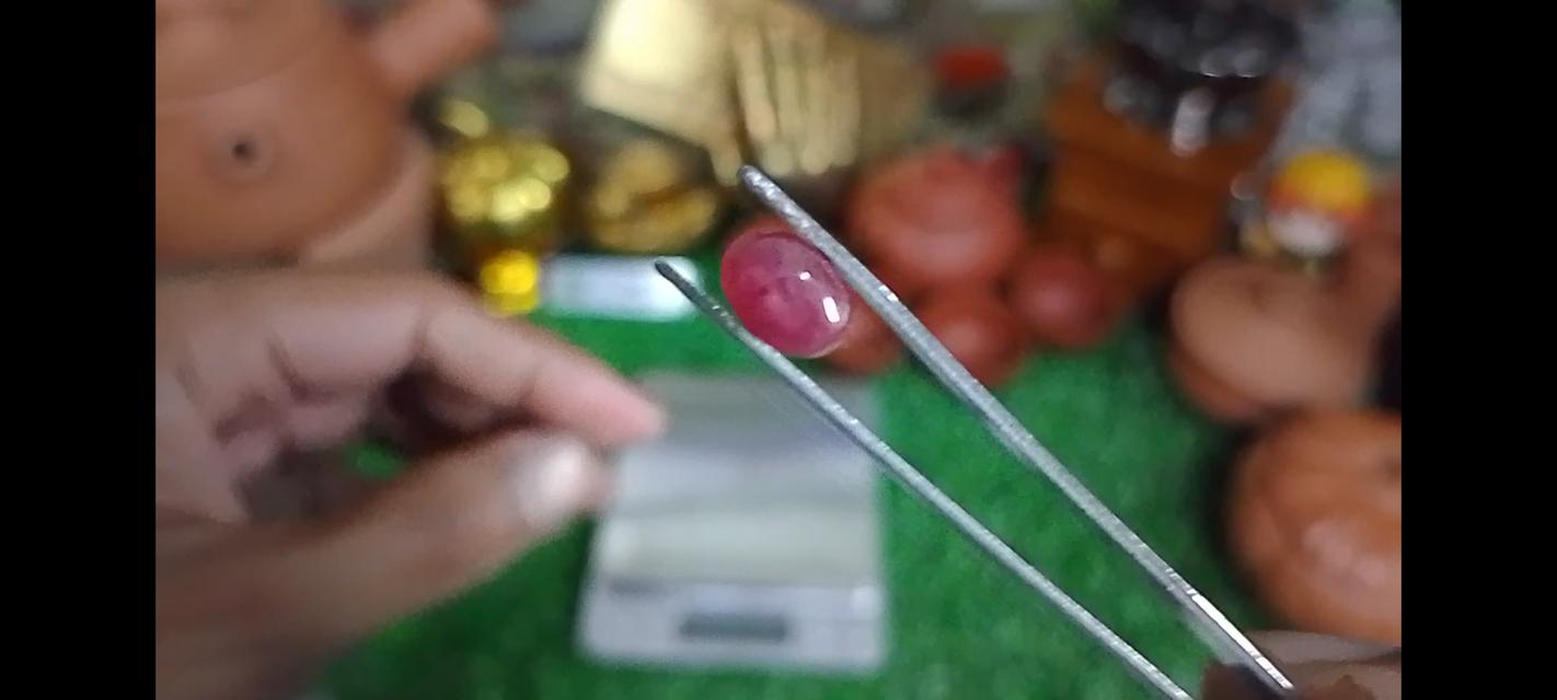 พลอยทับทิมPigeon Bloodrubyแซฟไฟร์ (Sapphire)