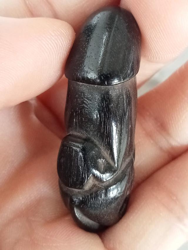 ปลัดขิกหลวงพ่อกลั่น วัดอินทราวาส 